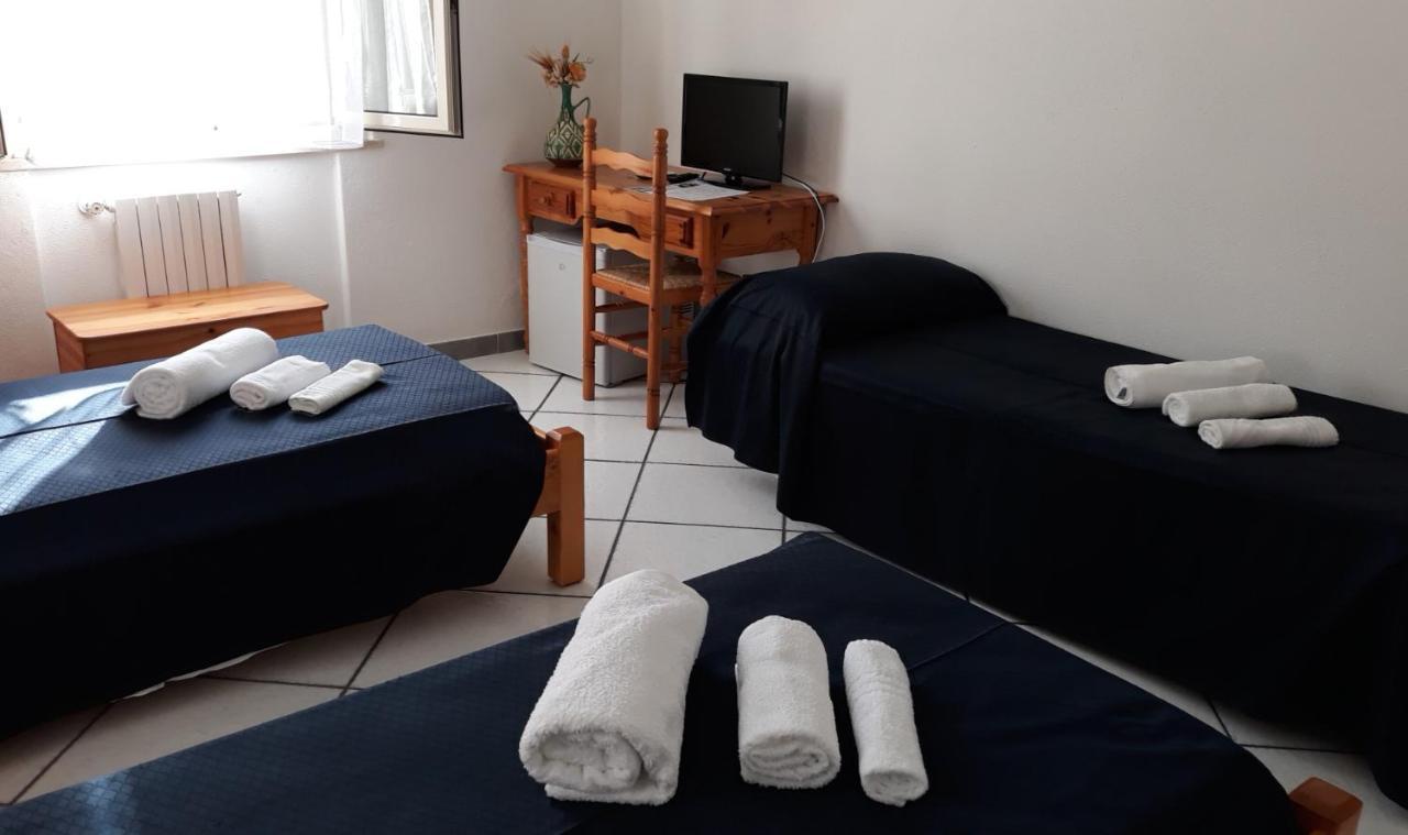 Hotel Dori D'Oro Орозеи Екстериор снимка