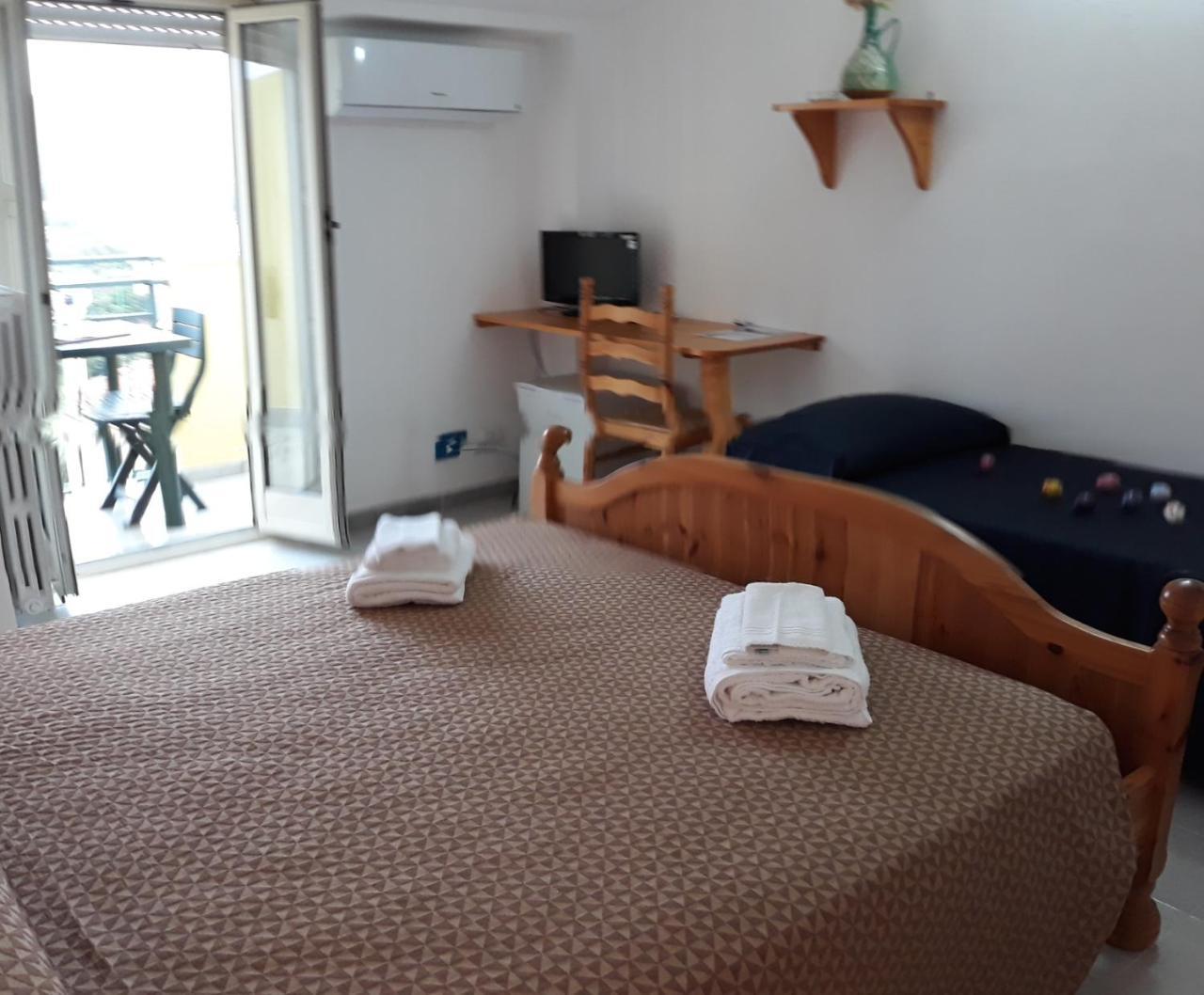 Hotel Dori D'Oro Орозеи Екстериор снимка